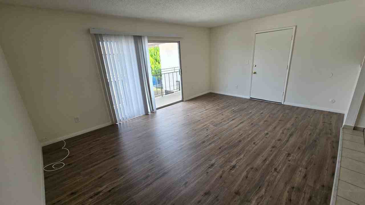 Deana LLC - Photo 4 of 27