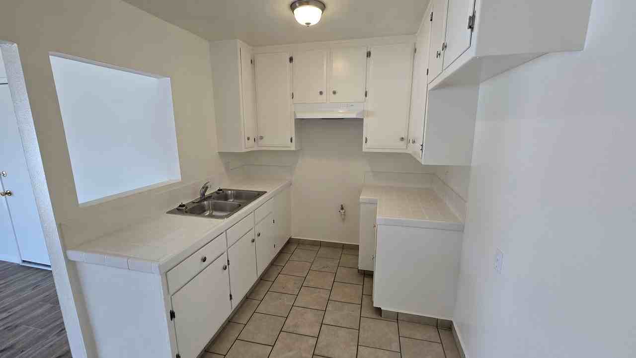 Deana LLC - Photo 5 of 27