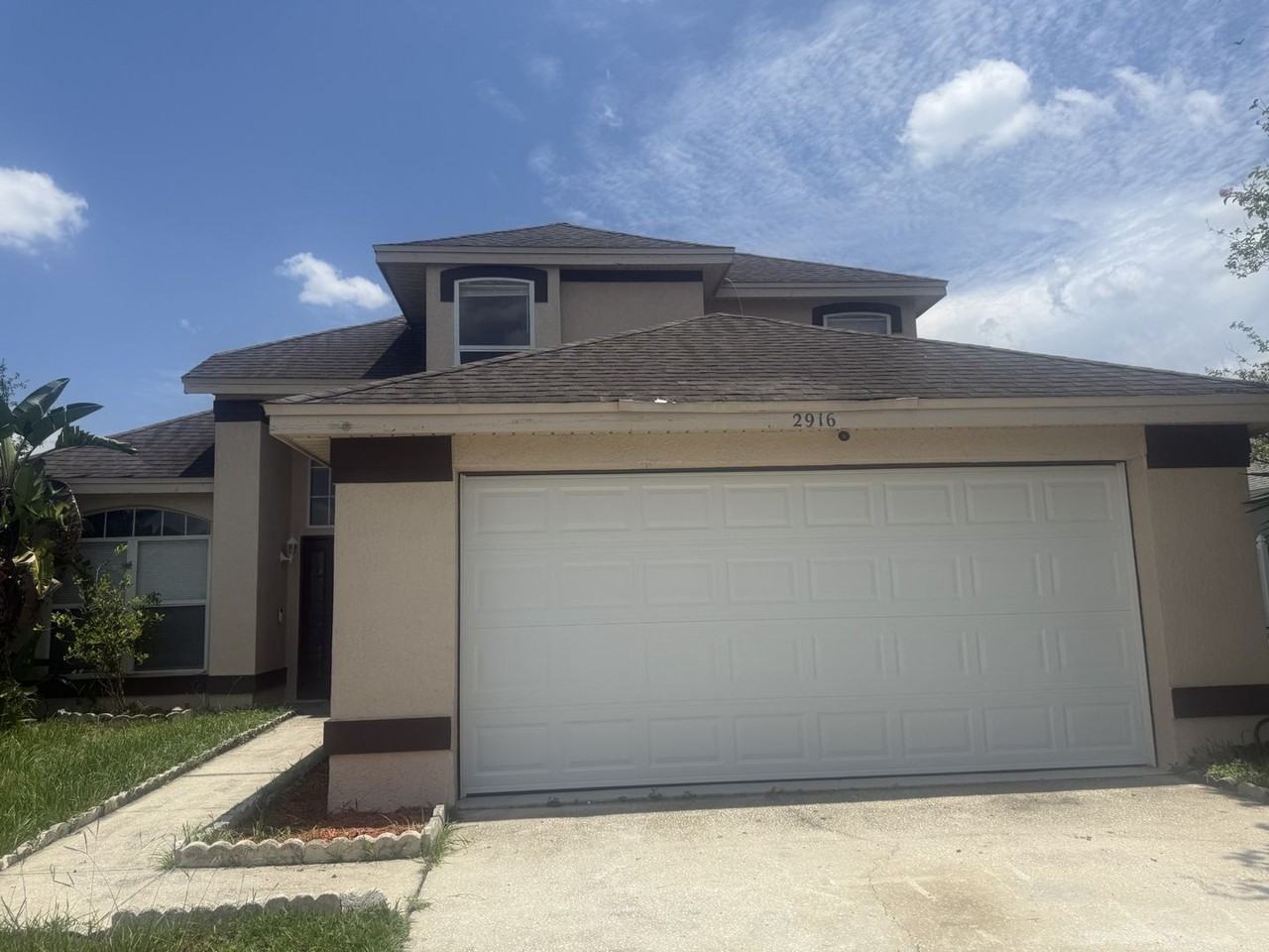 2916 Pembridge St - Photo 2 of 50