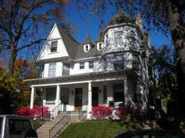 featured image of 2216 E Ivanhoe Pl