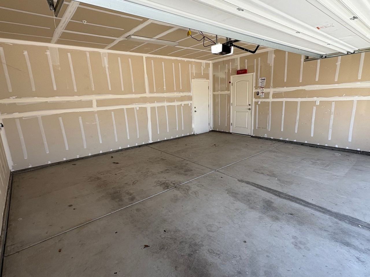 3272 Manchester St - Photo 2 of 34