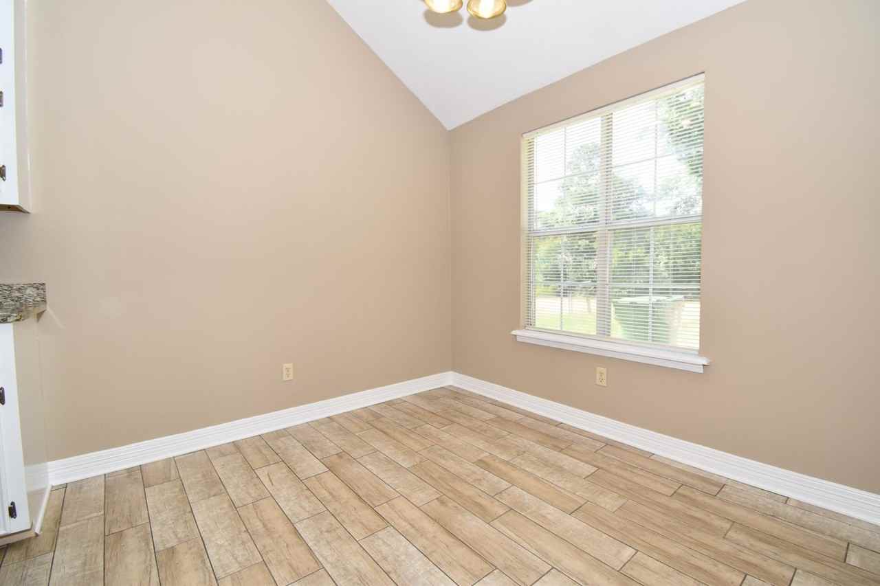460 E Maryland Ave - Photo 6 of 17