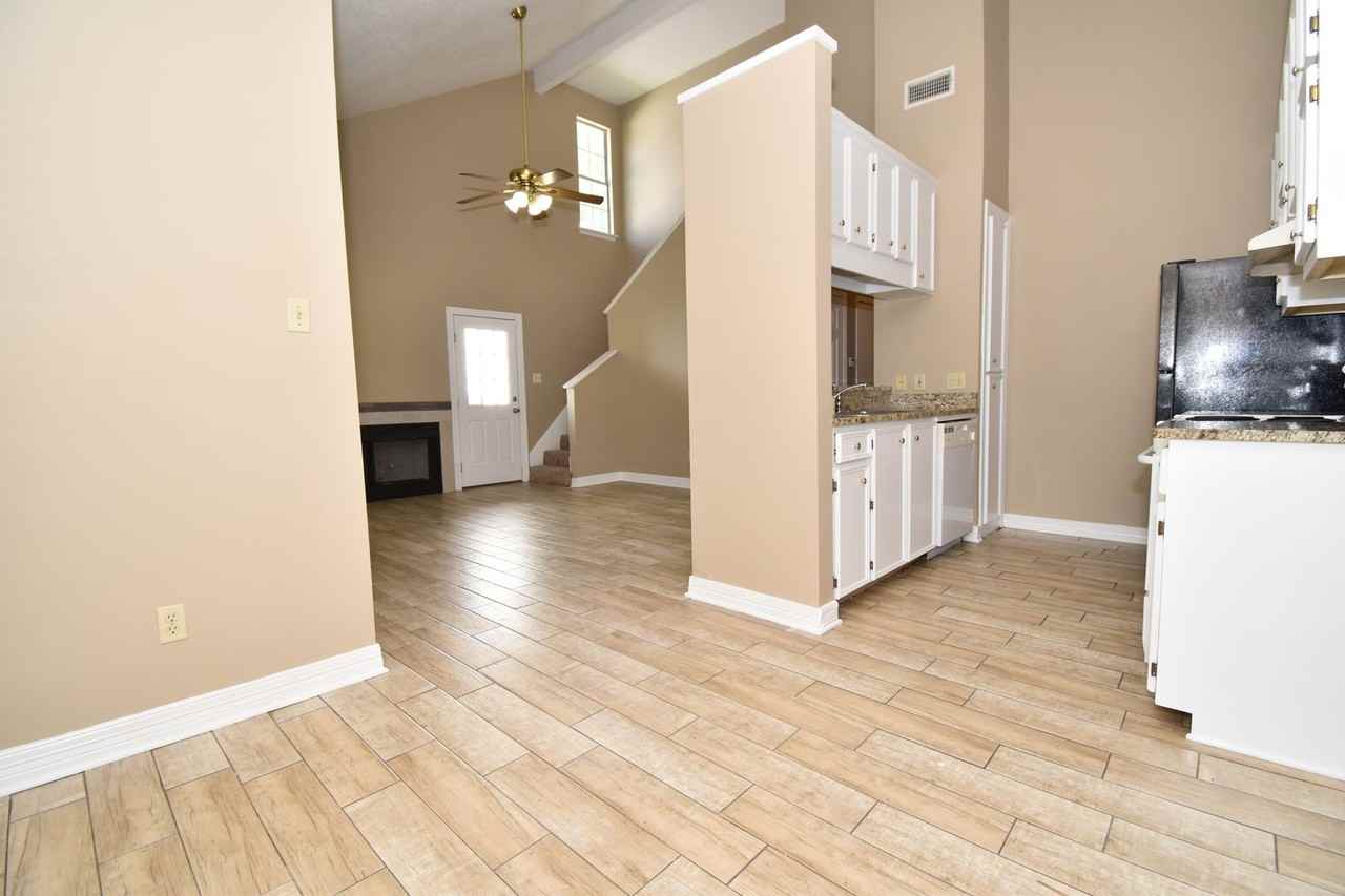 460 E Maryland Ave - Photo 7 of 17