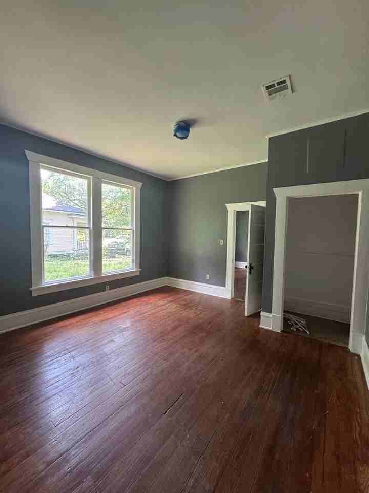 442 Merrick St - Photo 2 of 11