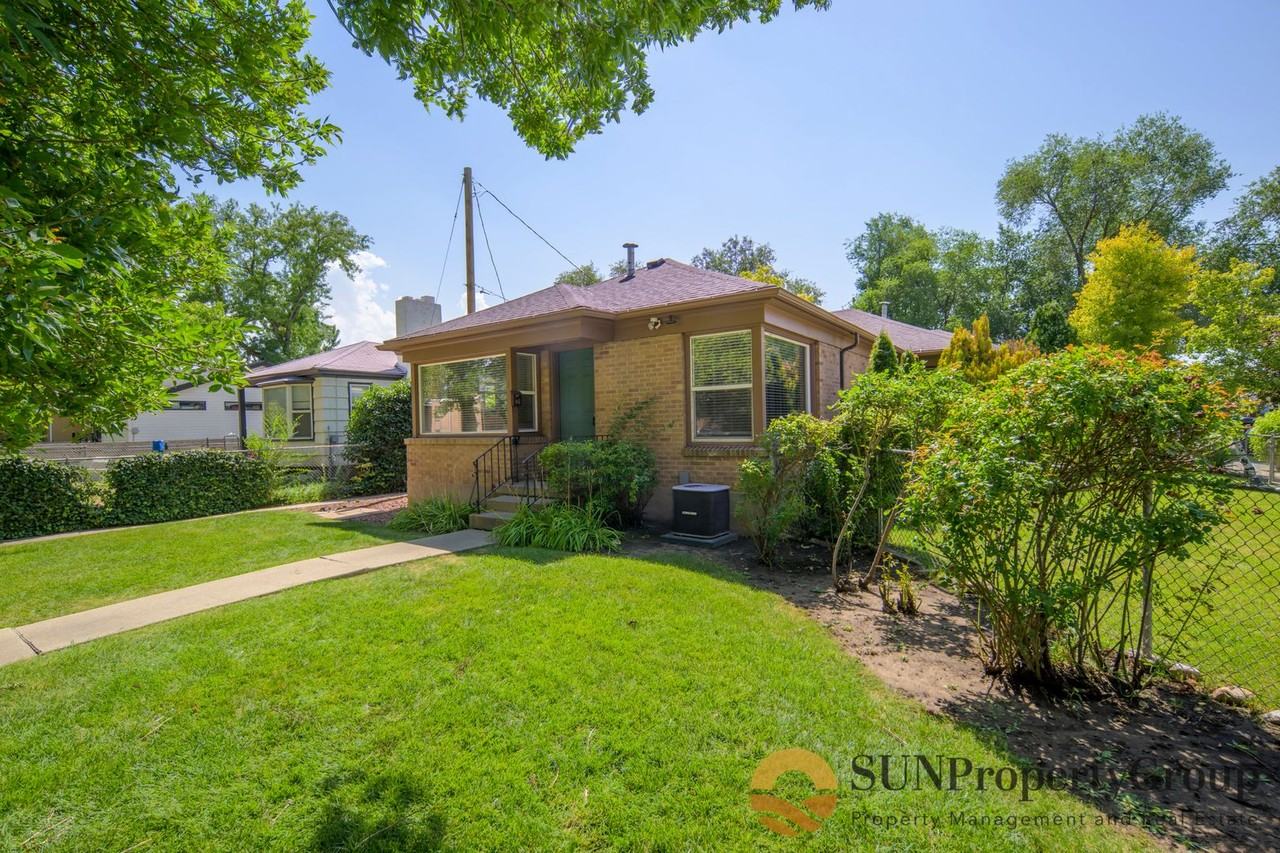 1518 S Green St - Photo 2 of 22
