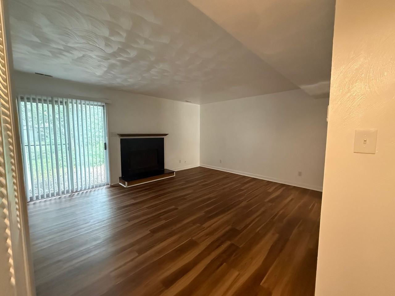 3523 Radford Cir - Photo 2 of 11