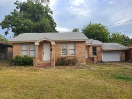 featured image of 2157 E Price St