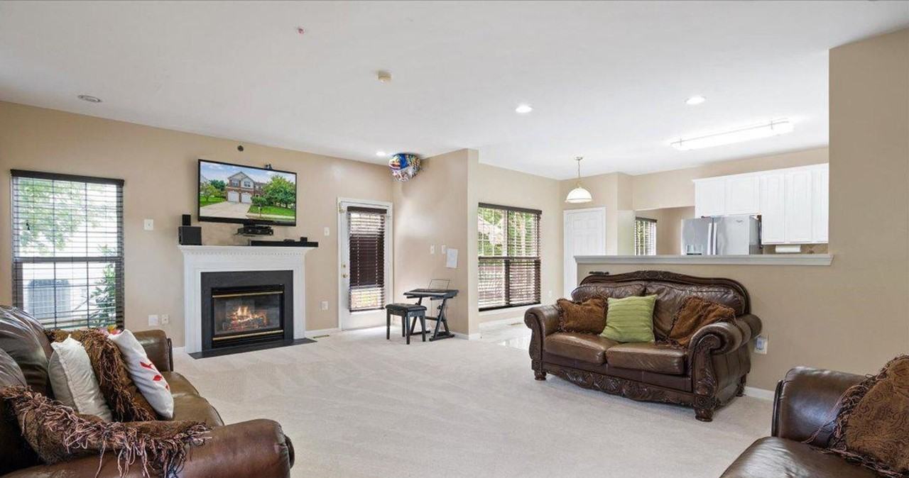 9750 Granary Place - Photo 7 of 47