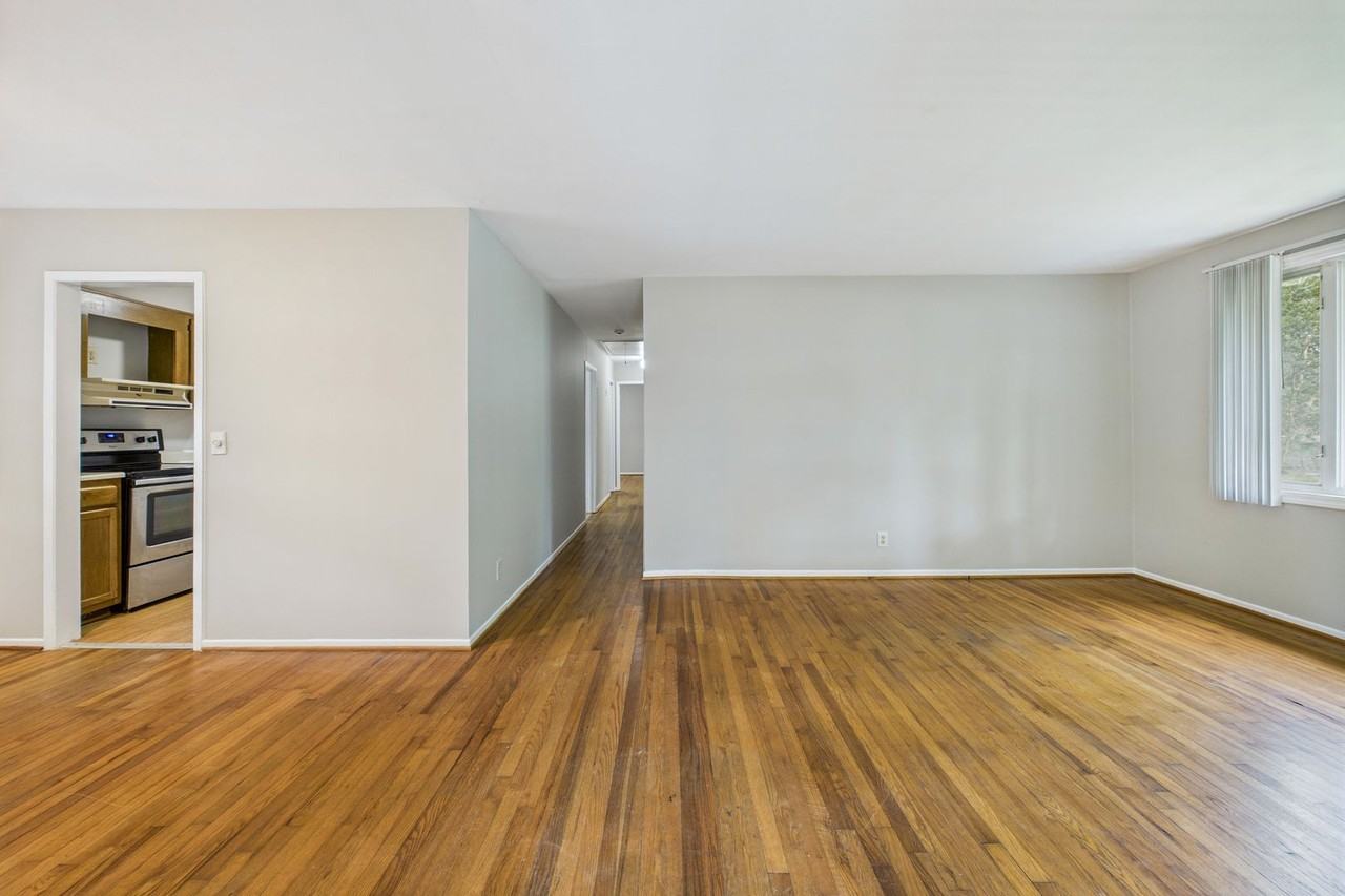 2521 Westmoreland Dr - Photo 2 of 40