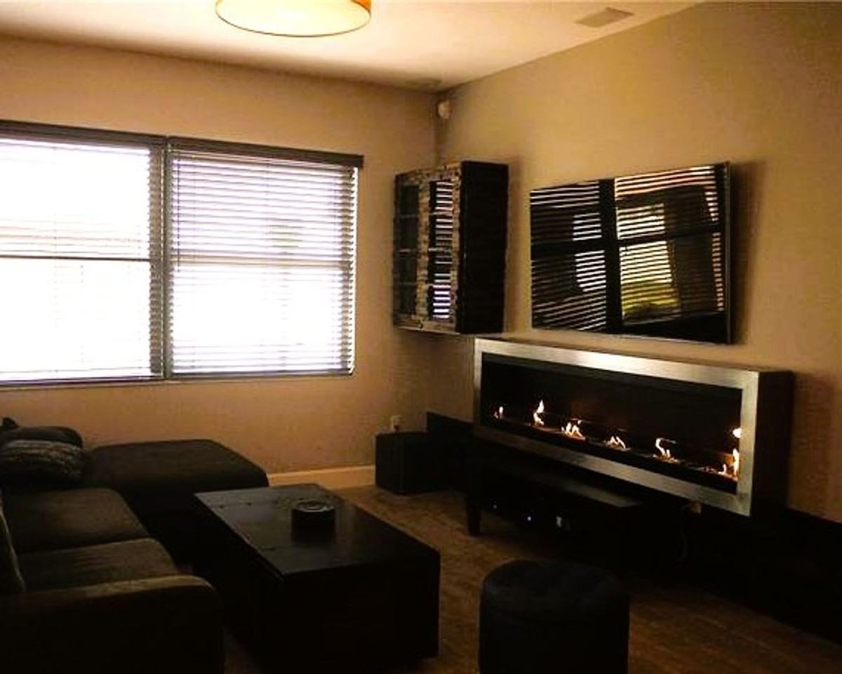 835 Ne 191st St - Photo 4 of 13