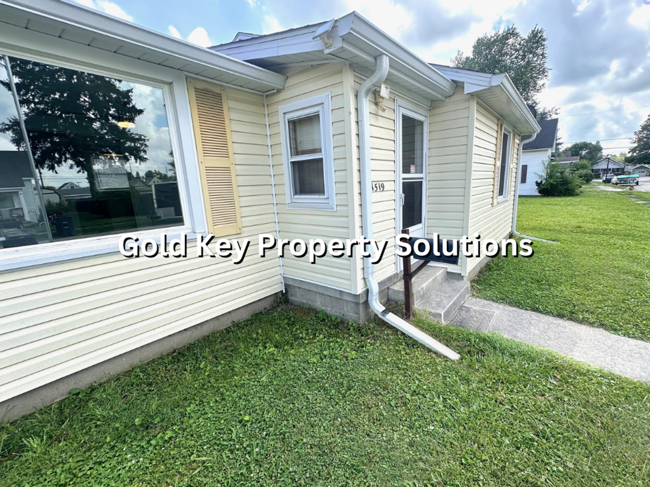 1519 S M St - Photo 2 of 13