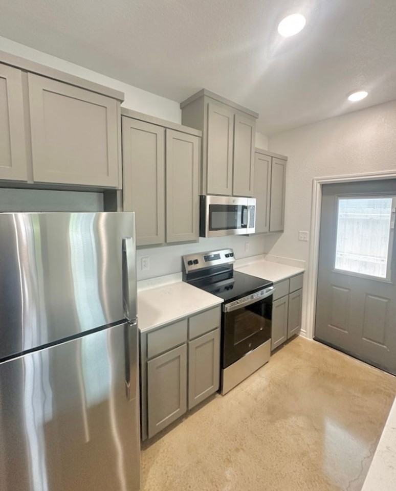 2310 Ocean Ave #B - Photo 2 of 18