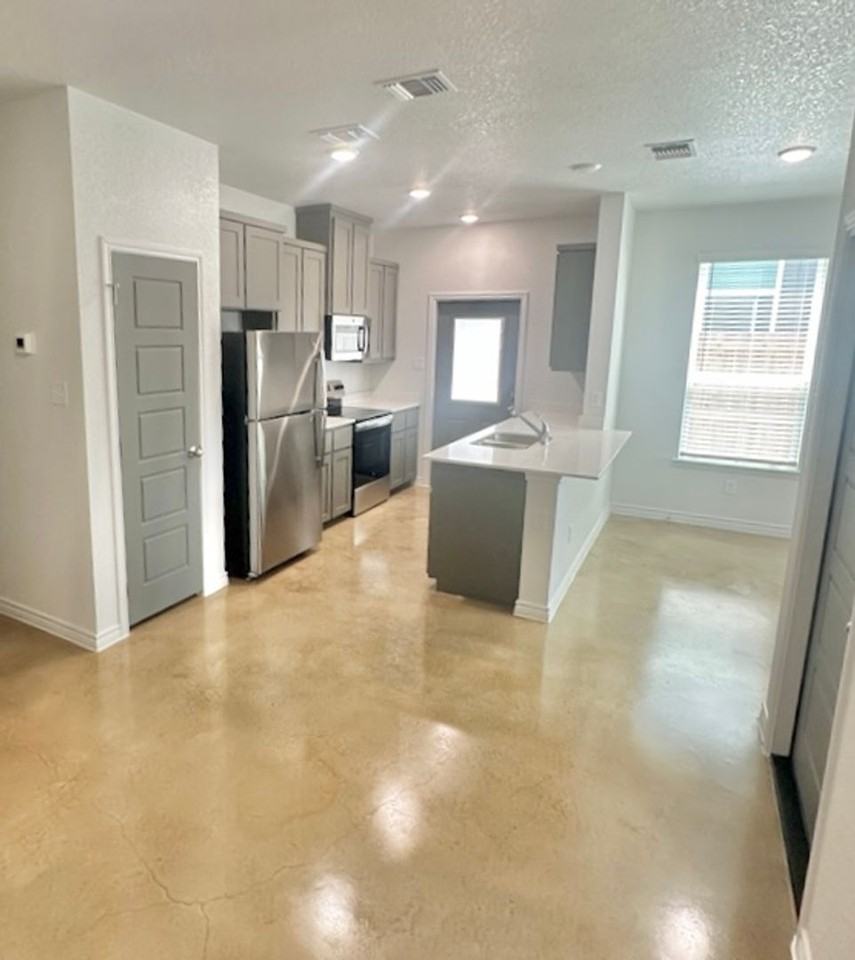 2310 Ocean Ave #B - Photo 3 of 18