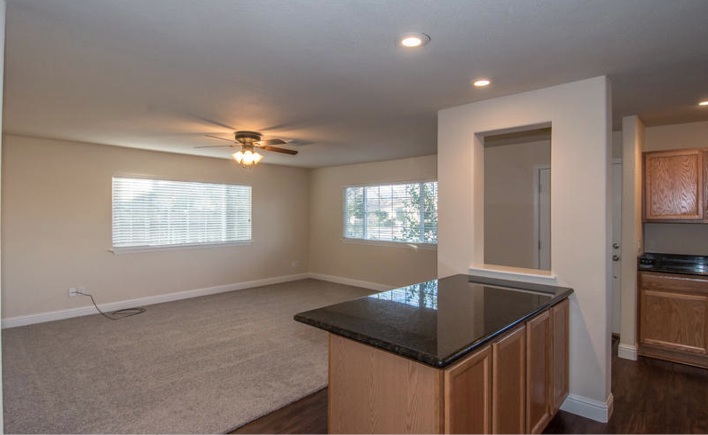 277 Woodcliff Dr - Photo 3 of 11