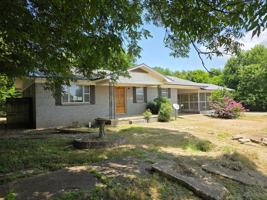 featured image of 330 College St