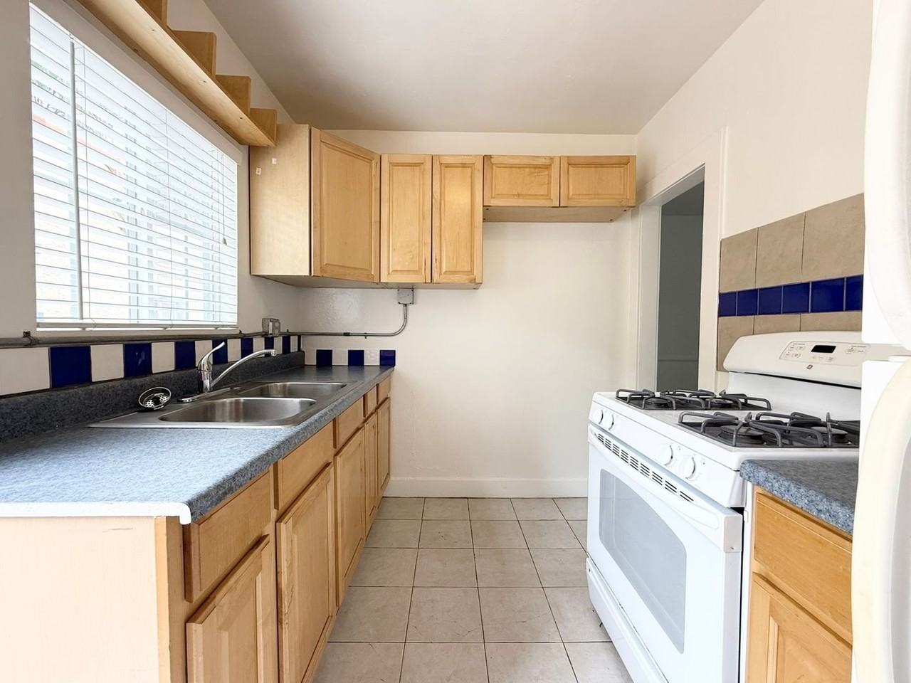 400 Civic Center Dr - Photo 3 of 13