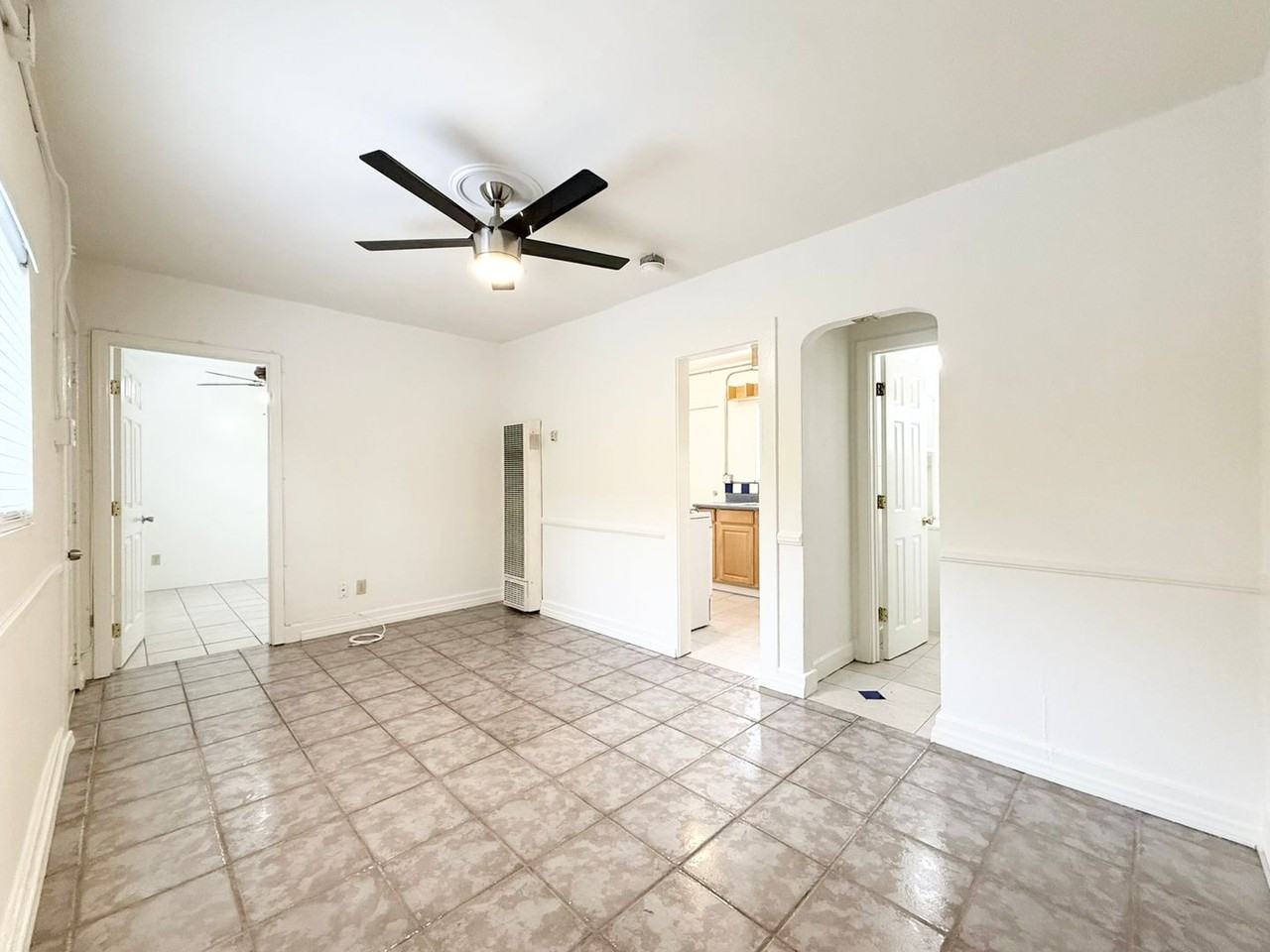 400 Civic Center Dr - Photo 6 of 13
