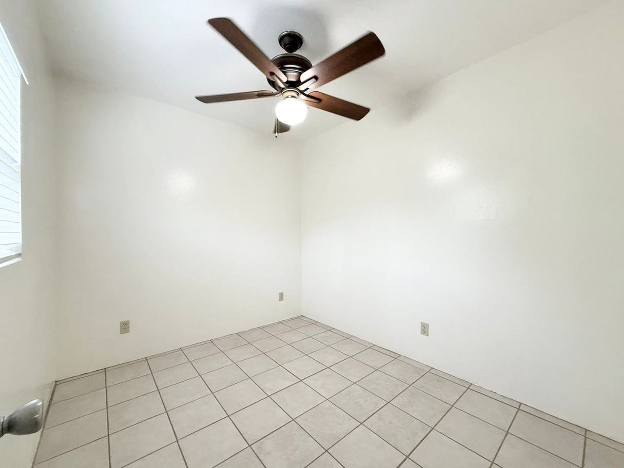 400 Civic Center Dr - Photo 7 of 13