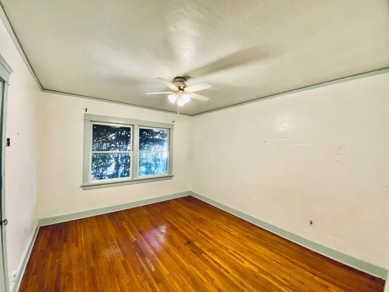 4113 Middlesex Dr - Photo 5 of 13