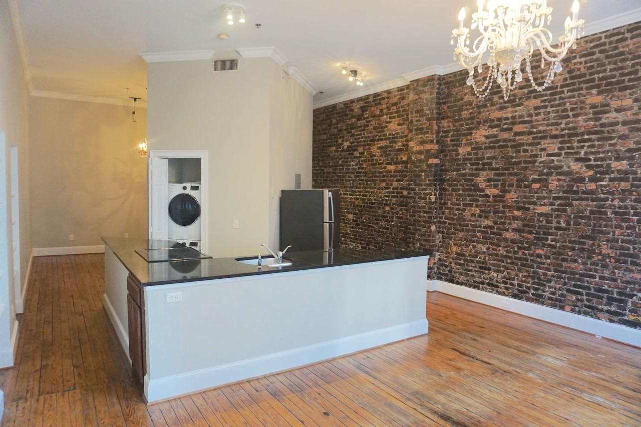 104 Montgomery St - Photo 3 of 10