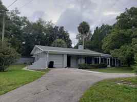 featured image of 200 Ne 11th St