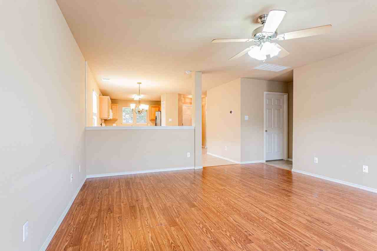 2724 Amberglow Court - Photo 4 of 18