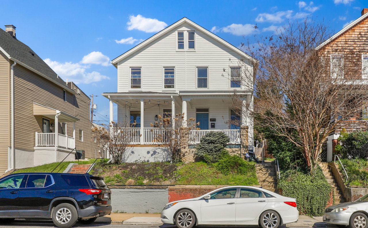 3723 Falls Rd - Photo 2 of 26