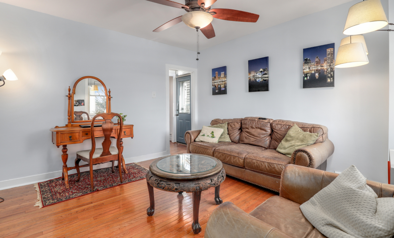 3723 Falls Rd - Photo 6 of 26