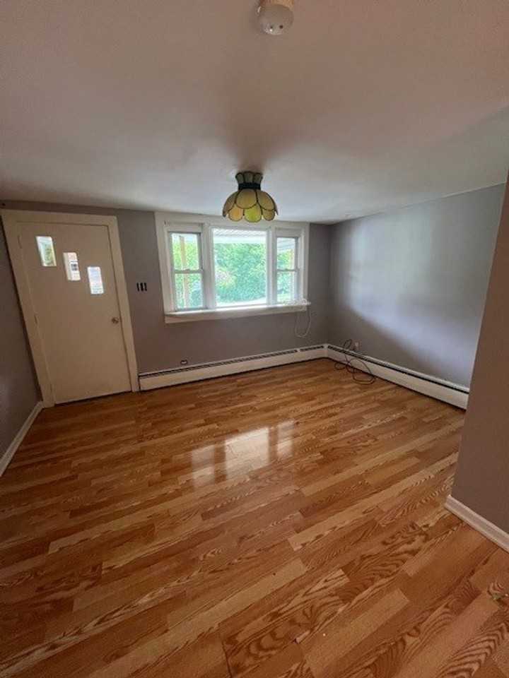 16 Andrewsville St - Photo 3 of 16