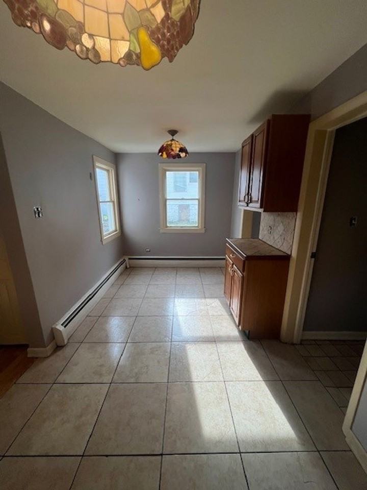 16 Andrewsville St - Photo 7 of 16