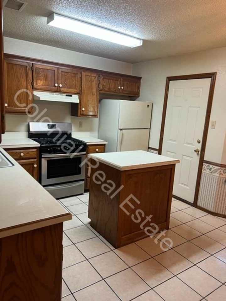 1805 Morse Ave - Photo 6 of 18