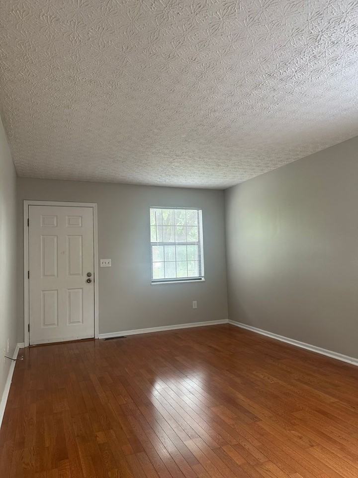 8019 Worthington Lake Dr - Photo 2 of 13