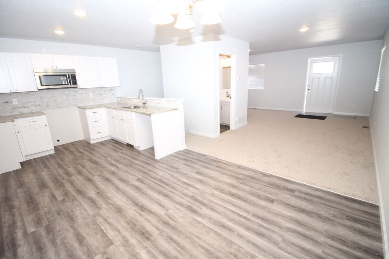 943 E Moreno Ave - Photo 6 of 29