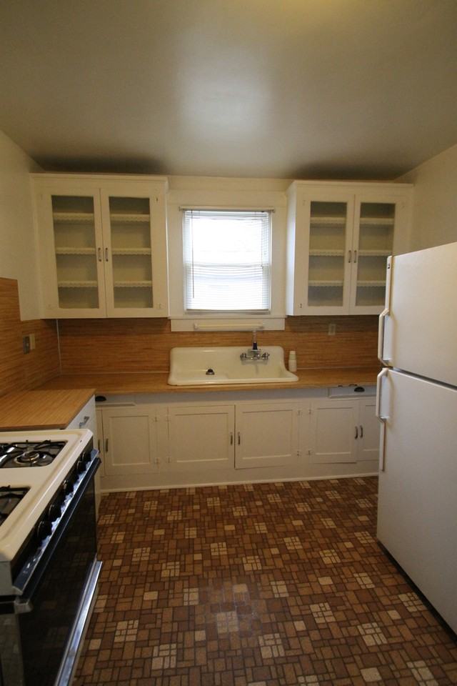 621 Walnut St - Photo 3 of 7