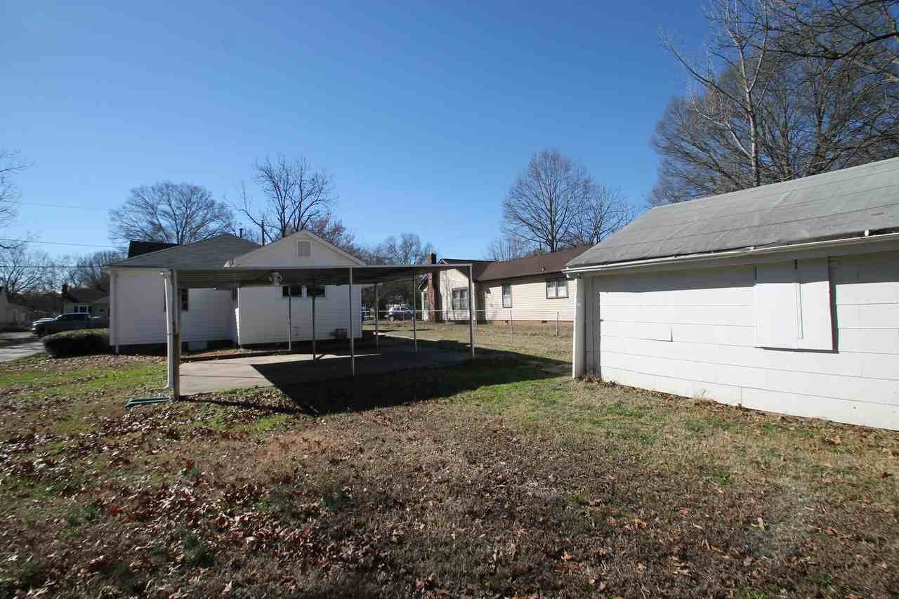 621 Walnut St - Photo 7 of 7