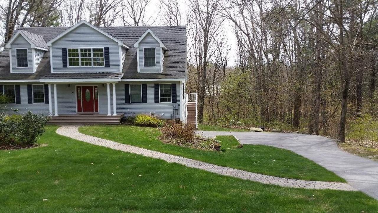 14 Garrison Ln - Photo 3 of 17