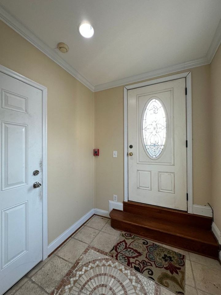 4755 Norrisville Rd - Photo 5 of 41