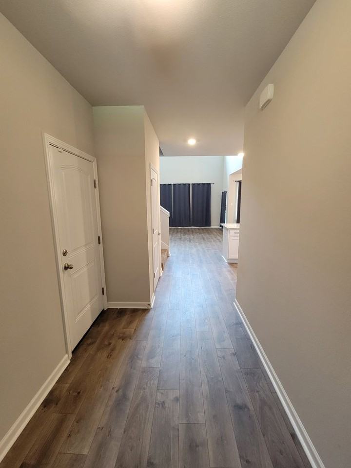 2420 Reserve Dr - Photo 2 of 25