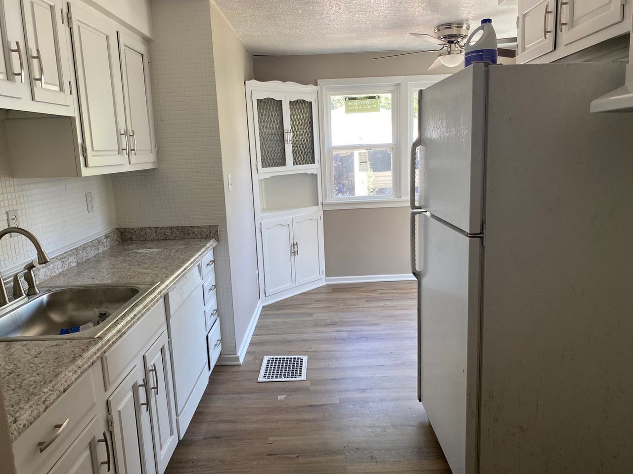 2460 S 11th St - Photo 2 of 6