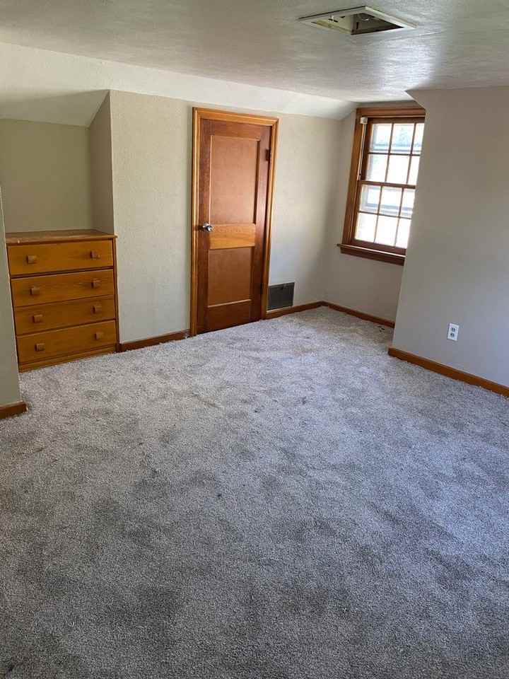 2460 S 11th St - Photo 3 of 6