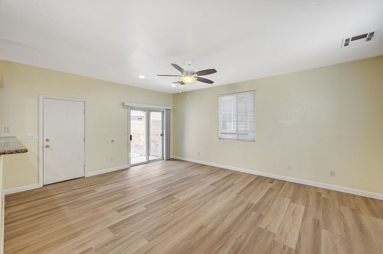 9821 Hanover Grove Ave - Photo 5 of 47