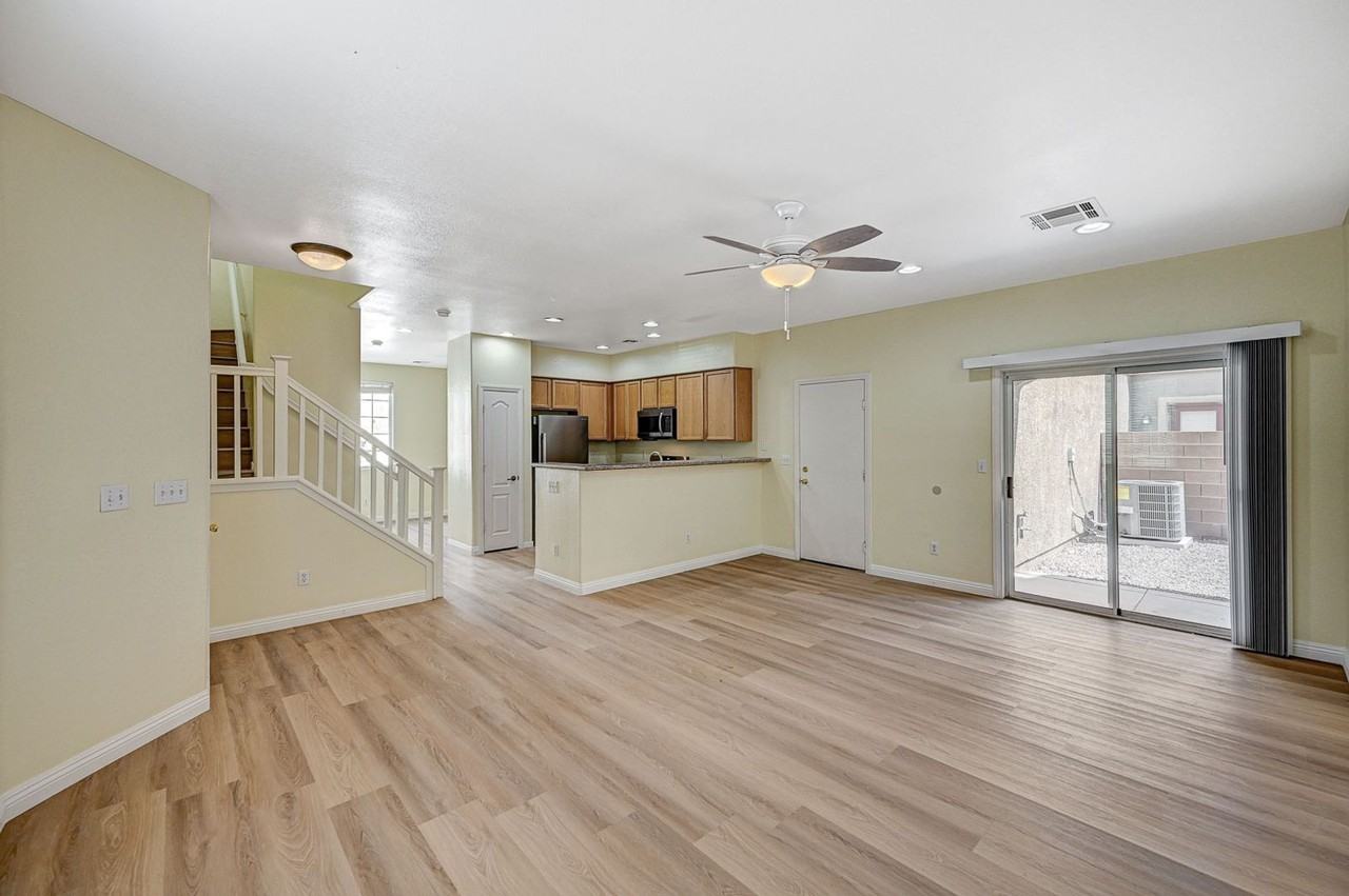 9821 Hanover Grove Ave - Photo 6 of 47