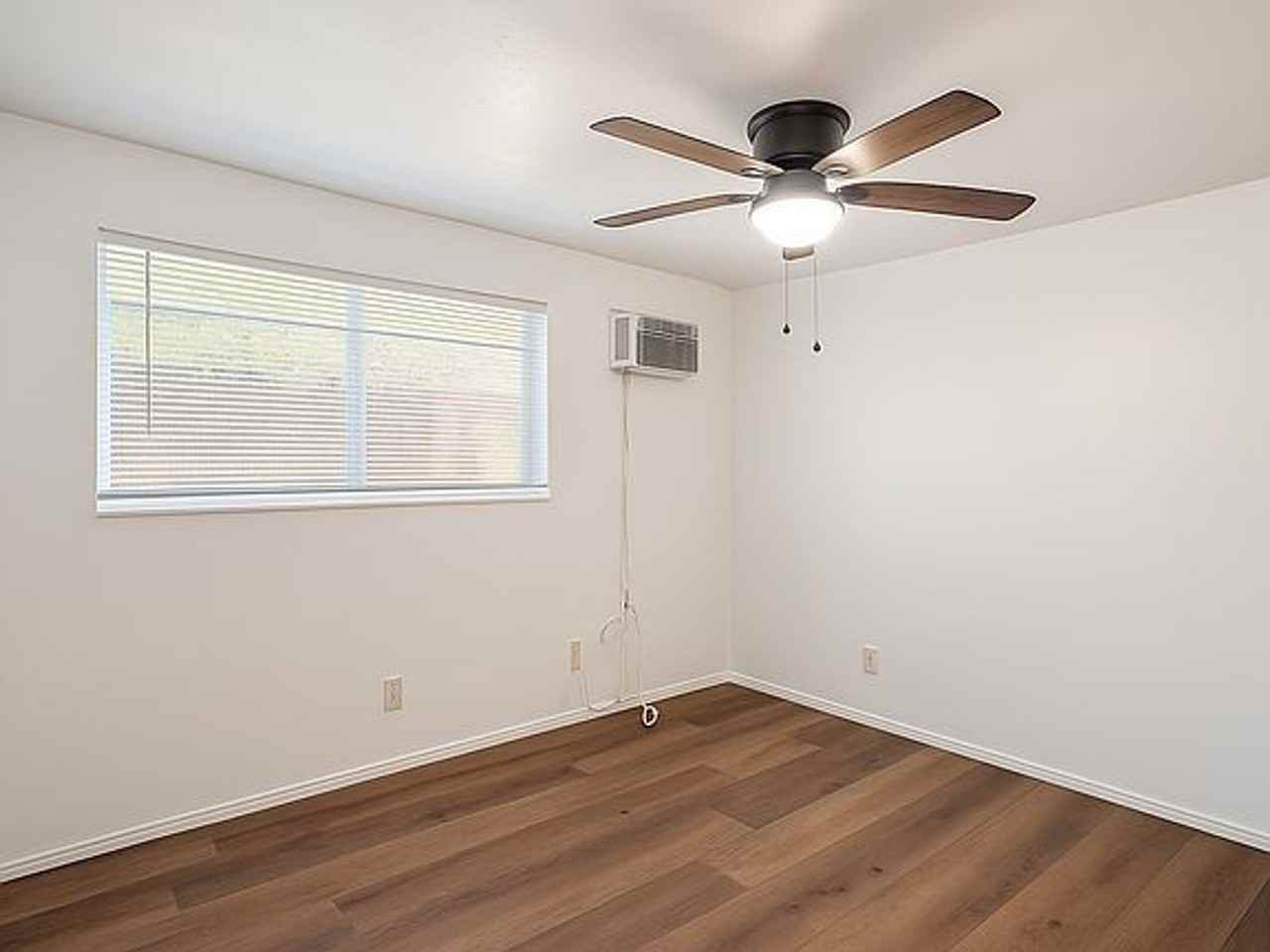 610 Columbus St #D - Photo 6 of 15