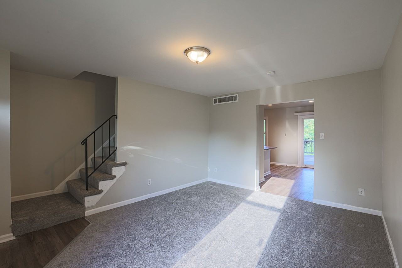 8507 Gradien Dr - Photo 4 of 32