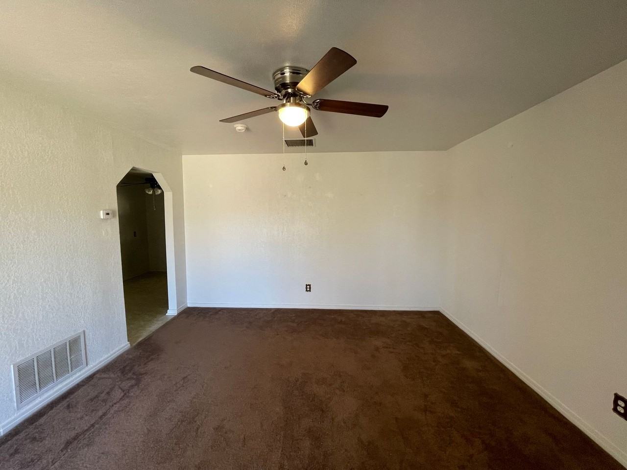 3105 Hill Ave - Photo 2 of 10