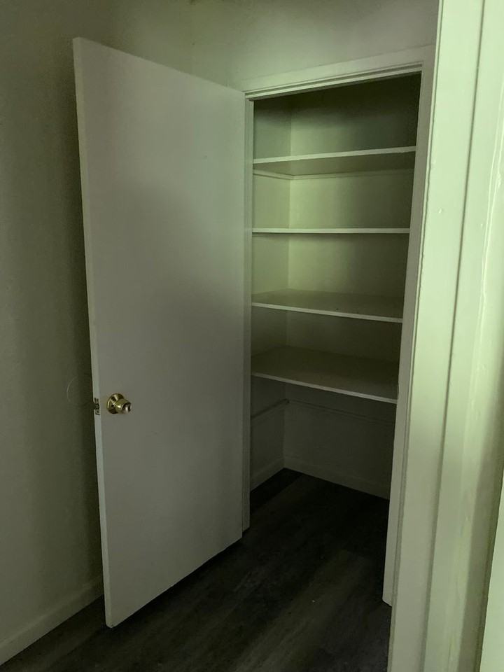 420 - 710 N 23rd - Photo 2 of 15