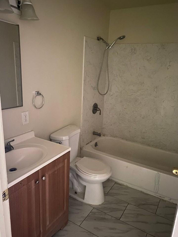 420 - 710 N 23rd - Photo 3 of 15