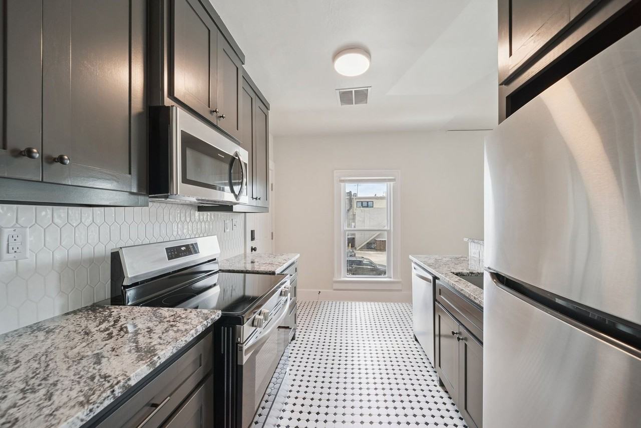 1437 S Peoria Ave #1