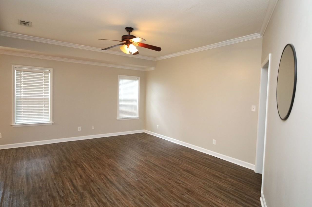 5313 Vine Dr - Photo 3 of 11