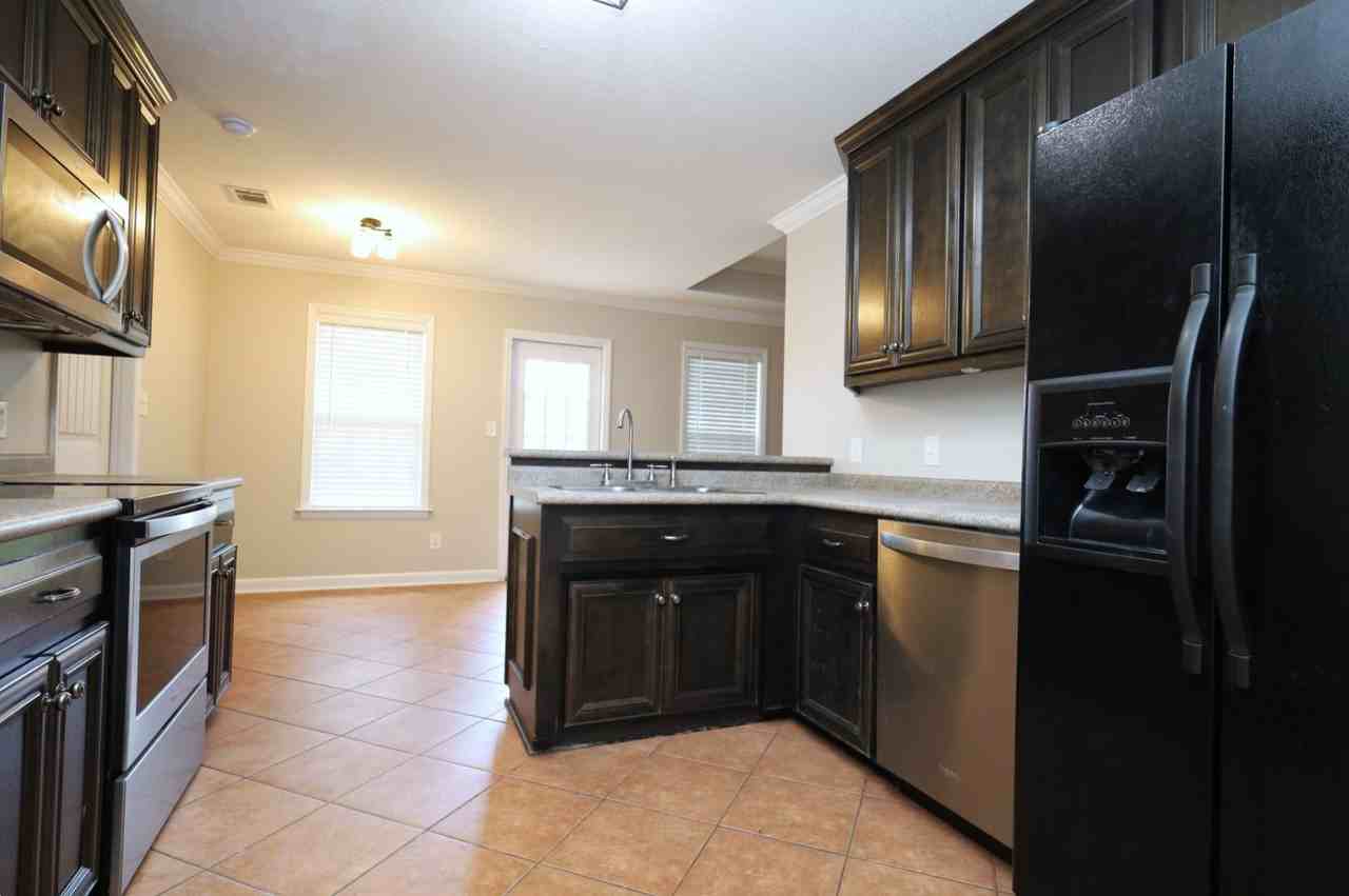 5313 Vine Dr - Photo 4 of 11